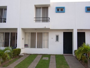 hugo Avisos dse propiedades en Mexico en Puerto Vallarta |  Casa en NUEVO VALLARTA con alberca $7,500 mensuales, incluye todo los servi, Casa en NUEVO VALLARTA con alberca $7,500 mensuales, incluye todo los servi