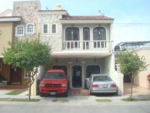 Rurico Robles P&eacute;rez  Avisos dse propiedades en Mexico en Guadalajara |  Casa en Venta Sauz Acueducto, Casa en Venta