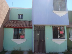 Maria Avisos dse propiedades en Mexico en Tlajomulco de Z&uacute;&ntilde;iga |  Rento casa Fracc. El para&iacute;so rumbo a santa fe a un lado del aurrera, 3 recam, 2 ba&ntilde;os, sala, comedor, cocina, cochera 2 autos