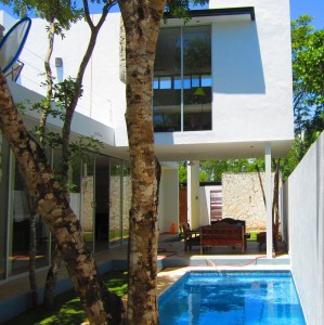 Susana Avisos dse propiedades en Mexico en Playa del Carmen |  Vendo loft con piscina a 5 minutos del centro de tulum, Casa open concept en un entorno natural